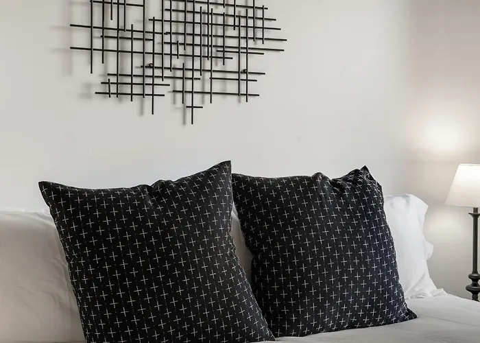 Elegant 3br Prime Location Hotel Chicago